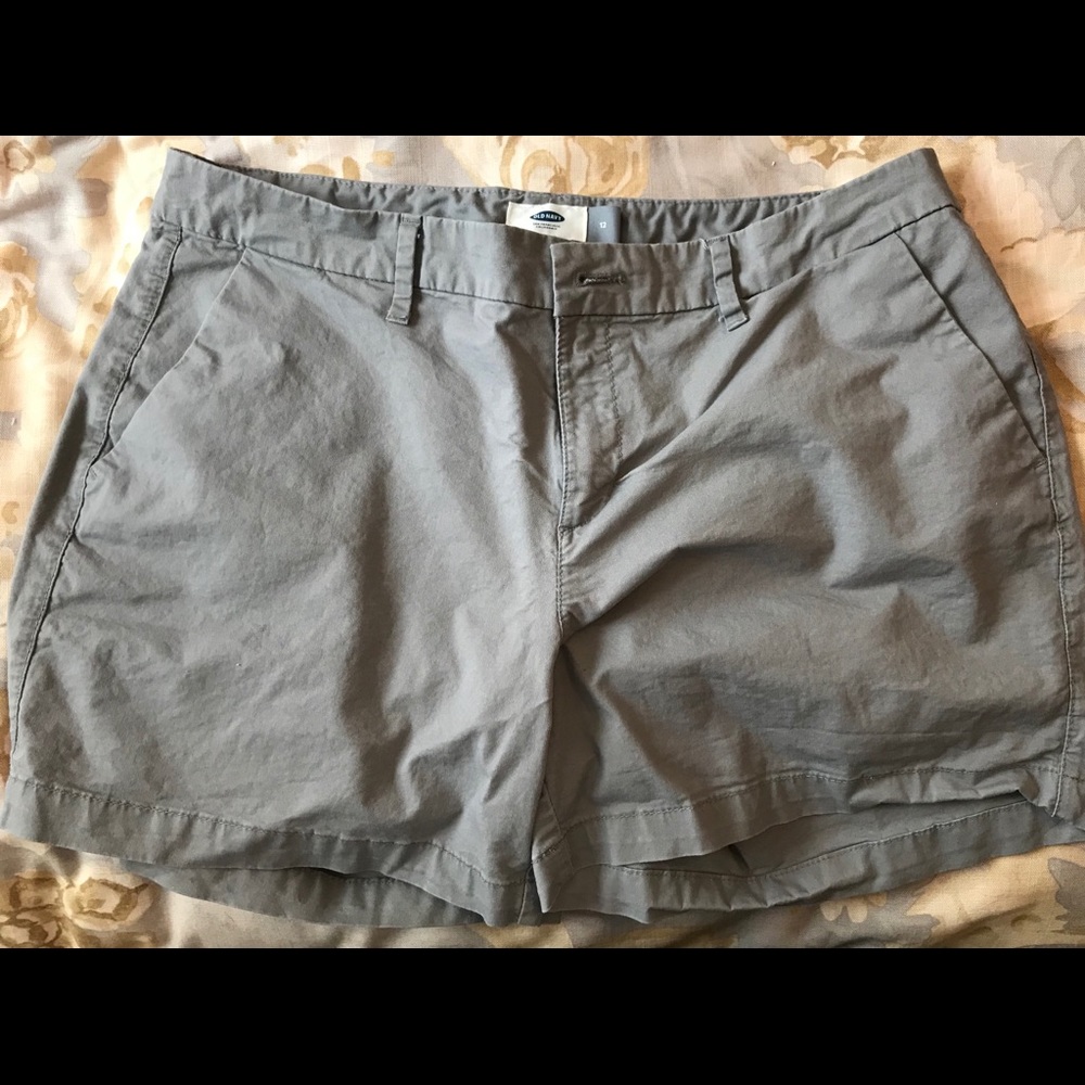 Old navy gray shorts